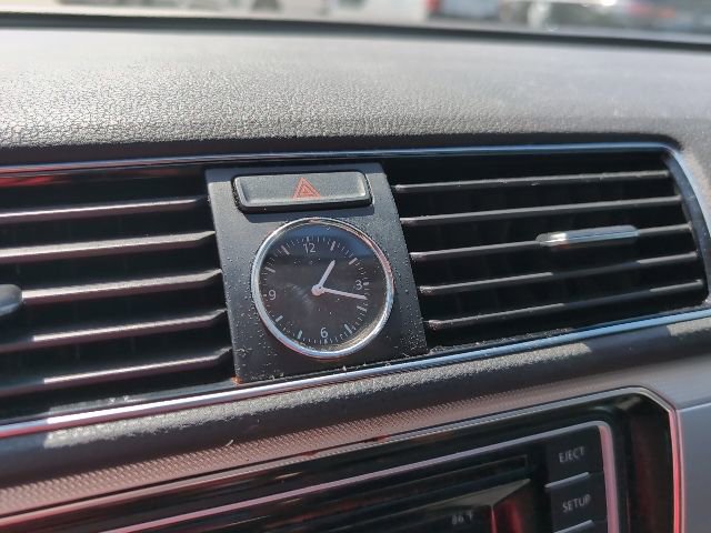 Used 2017 Volkswagen Passat 1.8T S image 12