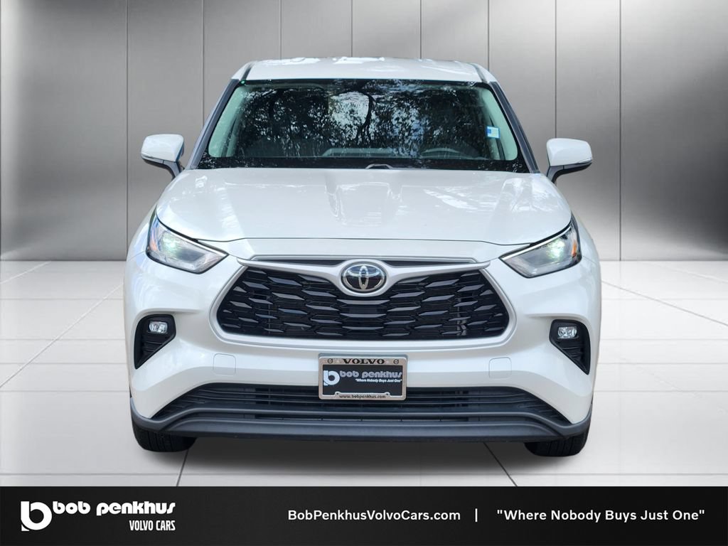 Used 2025 Toyota Highlander LE AWD/4WD image 22