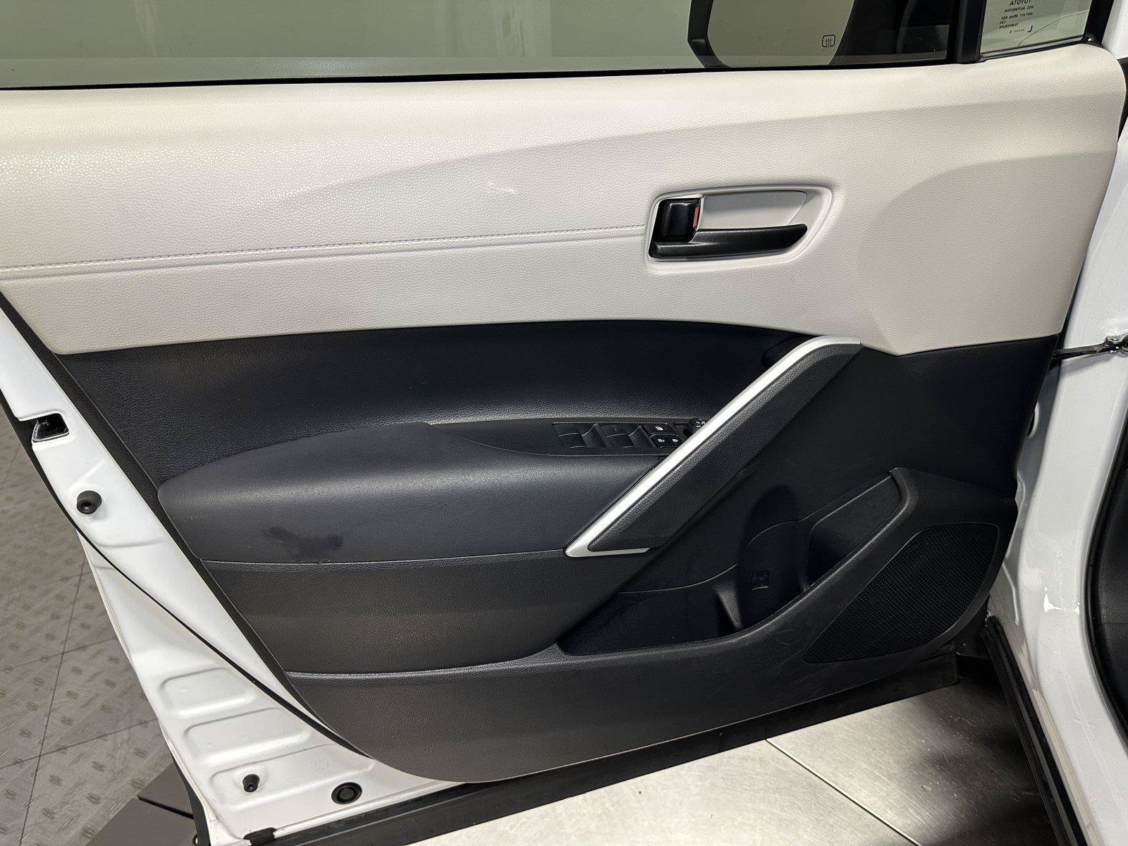 Used 2025 Toyota Corolla Cross L FWD image 20