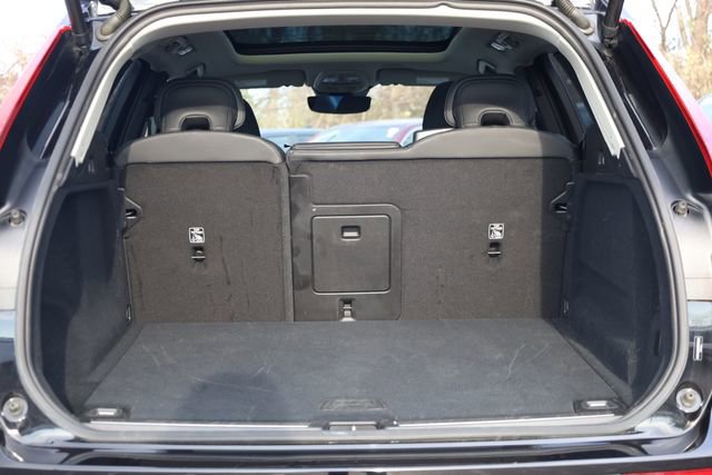 Used 2025 Volvo XC60 B5 Plus image 24