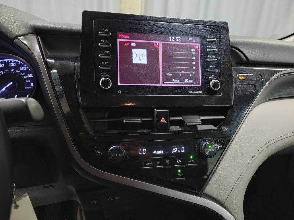 Used 2022 Toyota Camry SE FWD image 17