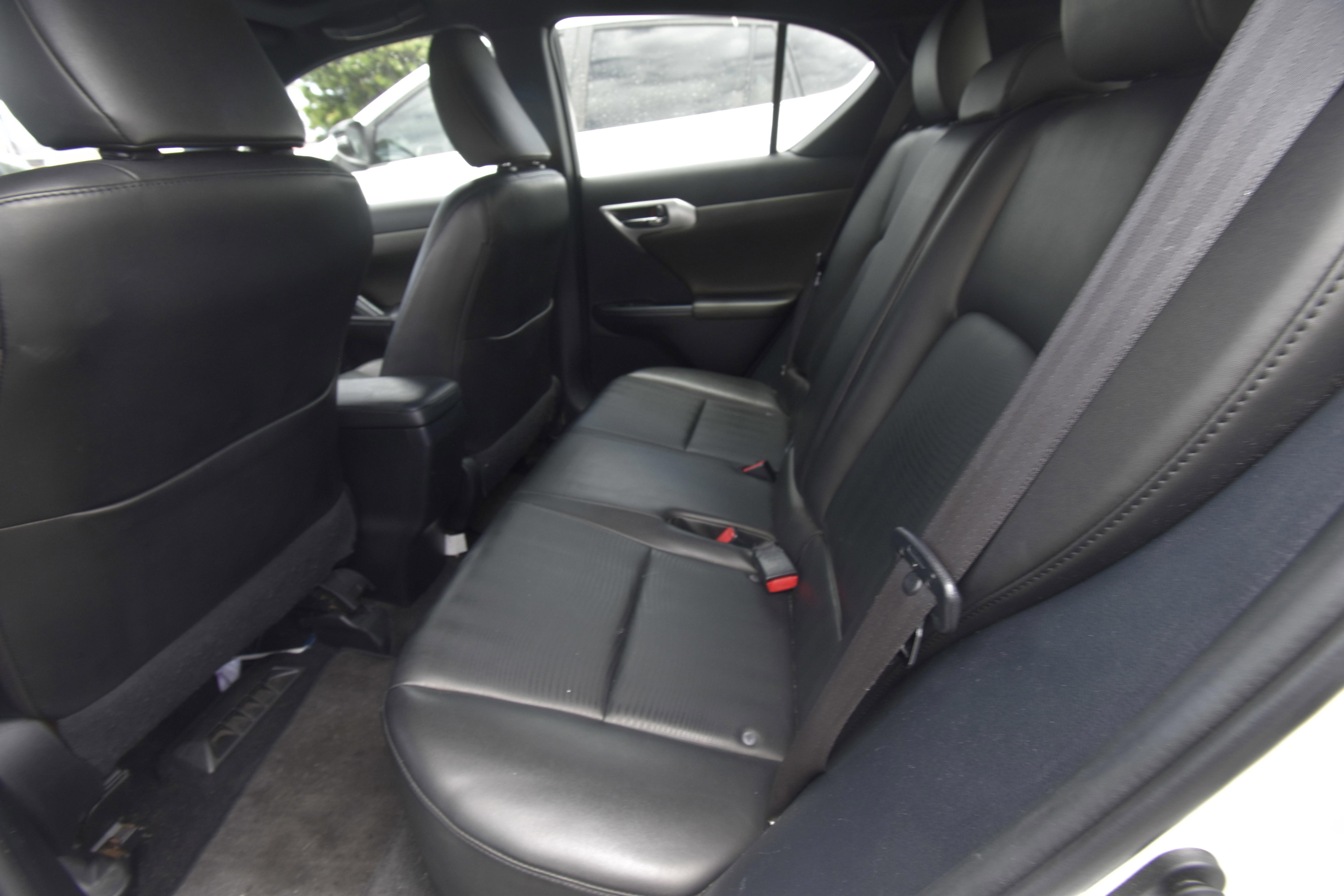 Used 2012 Lexus CT 200h image 8