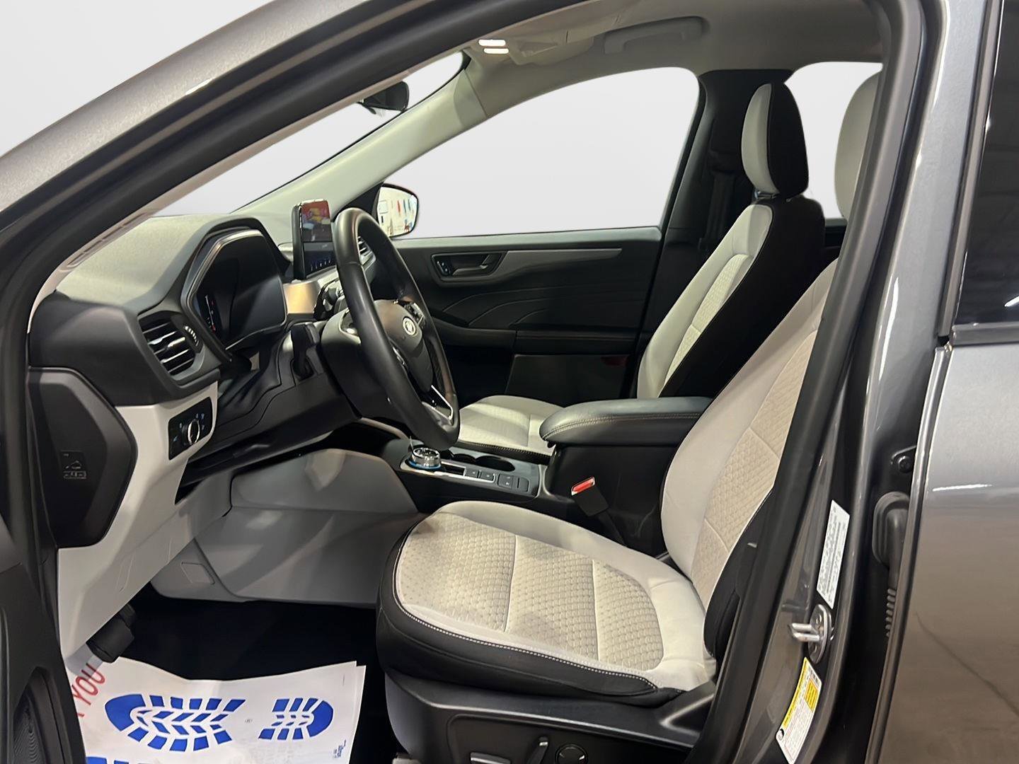 Used 2023 Ford Escape Active image 18