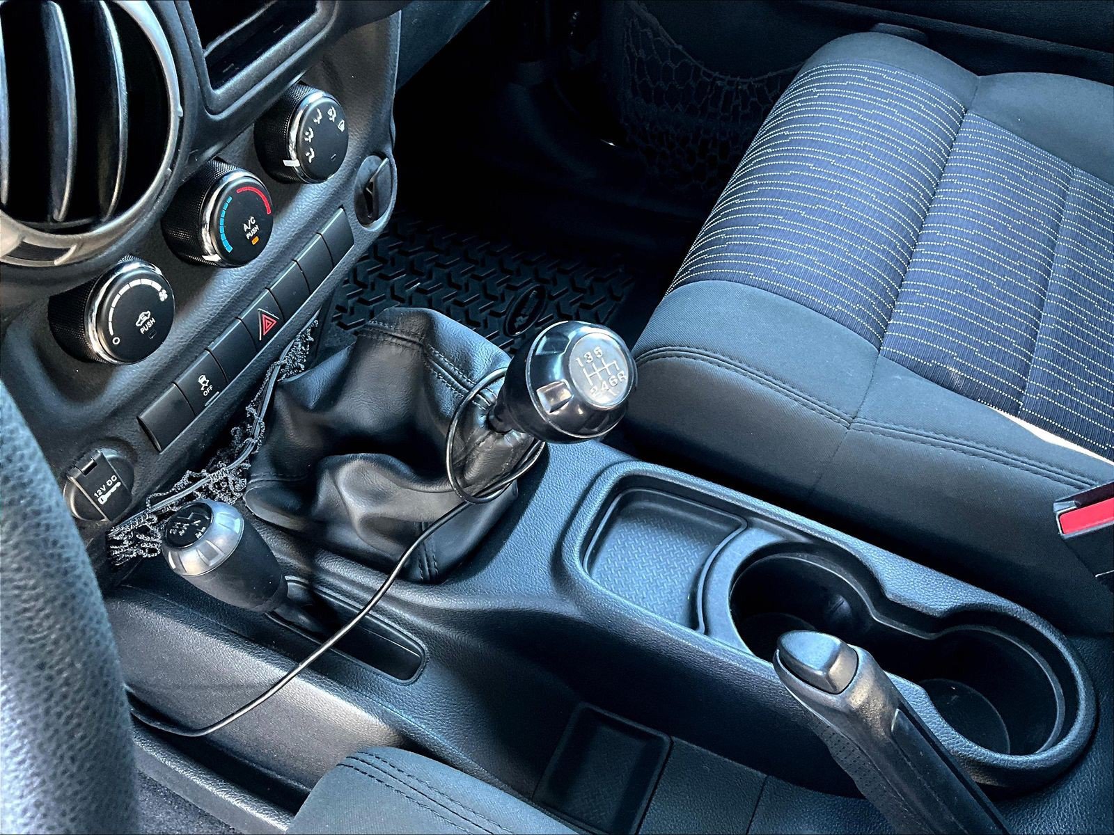 Used 2012 Jeep Wrangler Sport AWD/4WD image 17