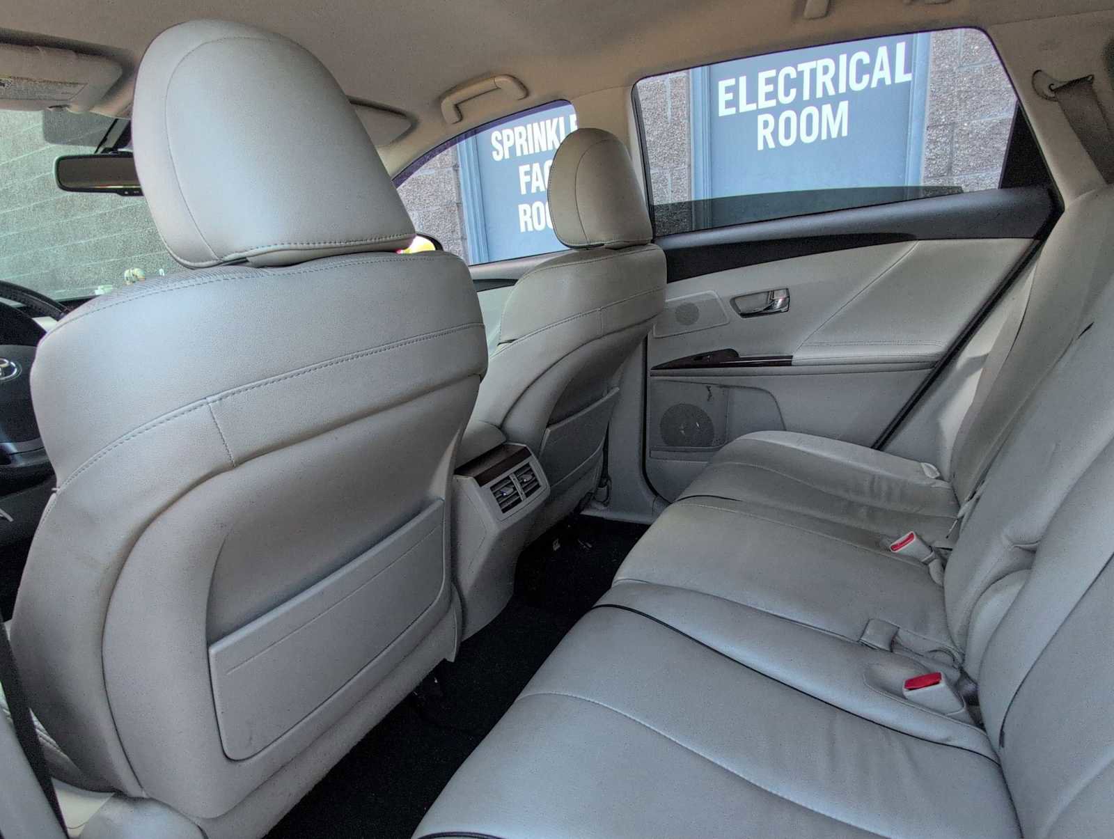 Used 2011 Toyota Venza AWD w/ Comfort Pkg image 18