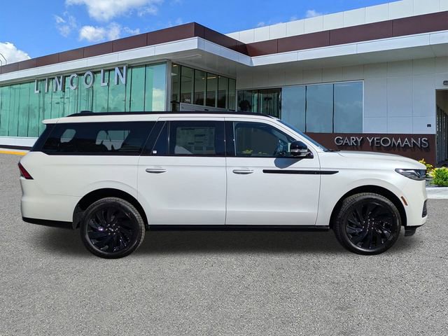 New 2026 Lincoln Navigator L Reserve w/ Jet Appearance Package image 3