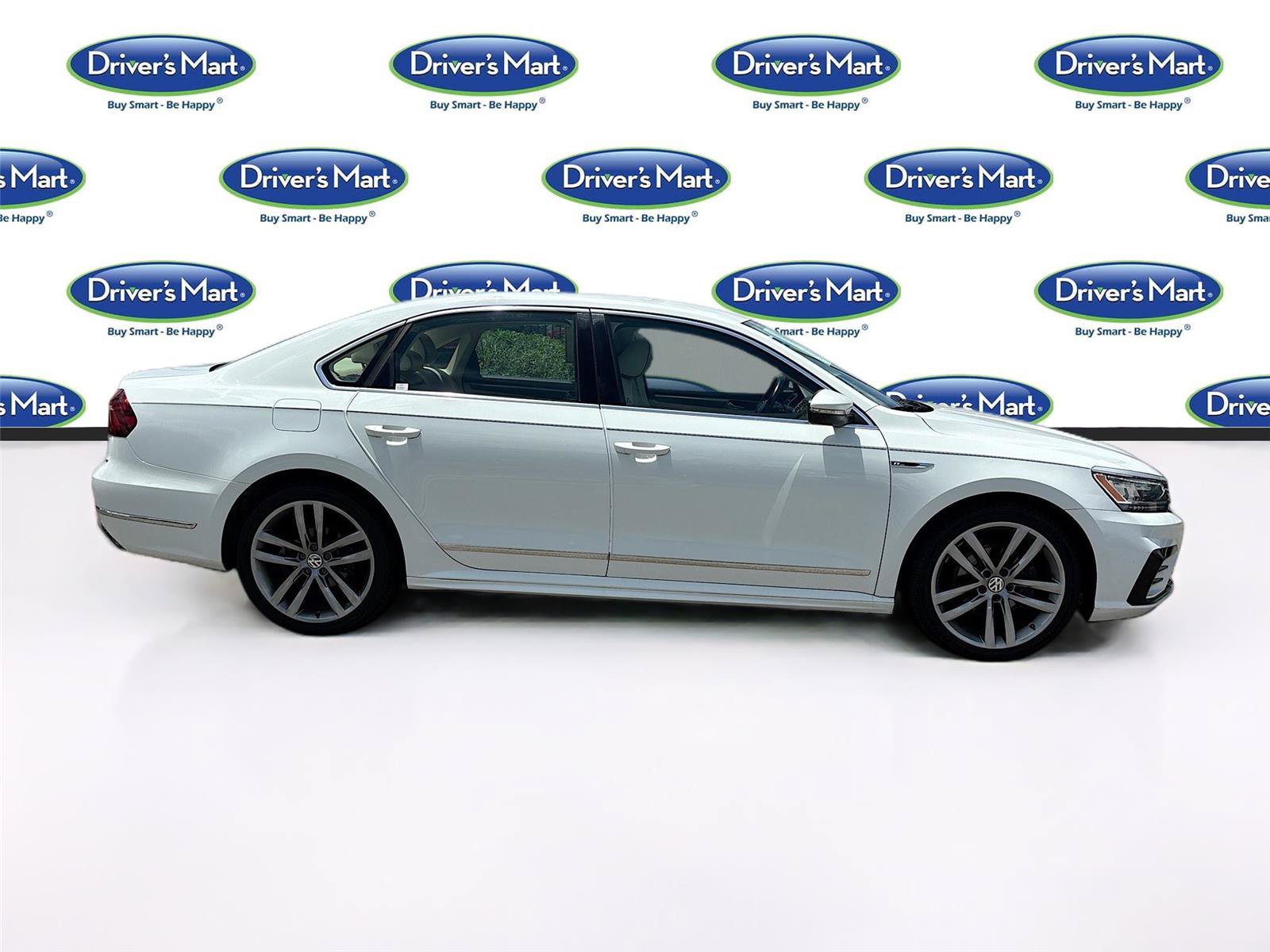 Used 2017 Volkswagen Passat 1.8T R-Line w/ R-Line Lighting Package FWD image 8