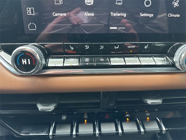 Used 2024 GMC Canyon AT4 image 25