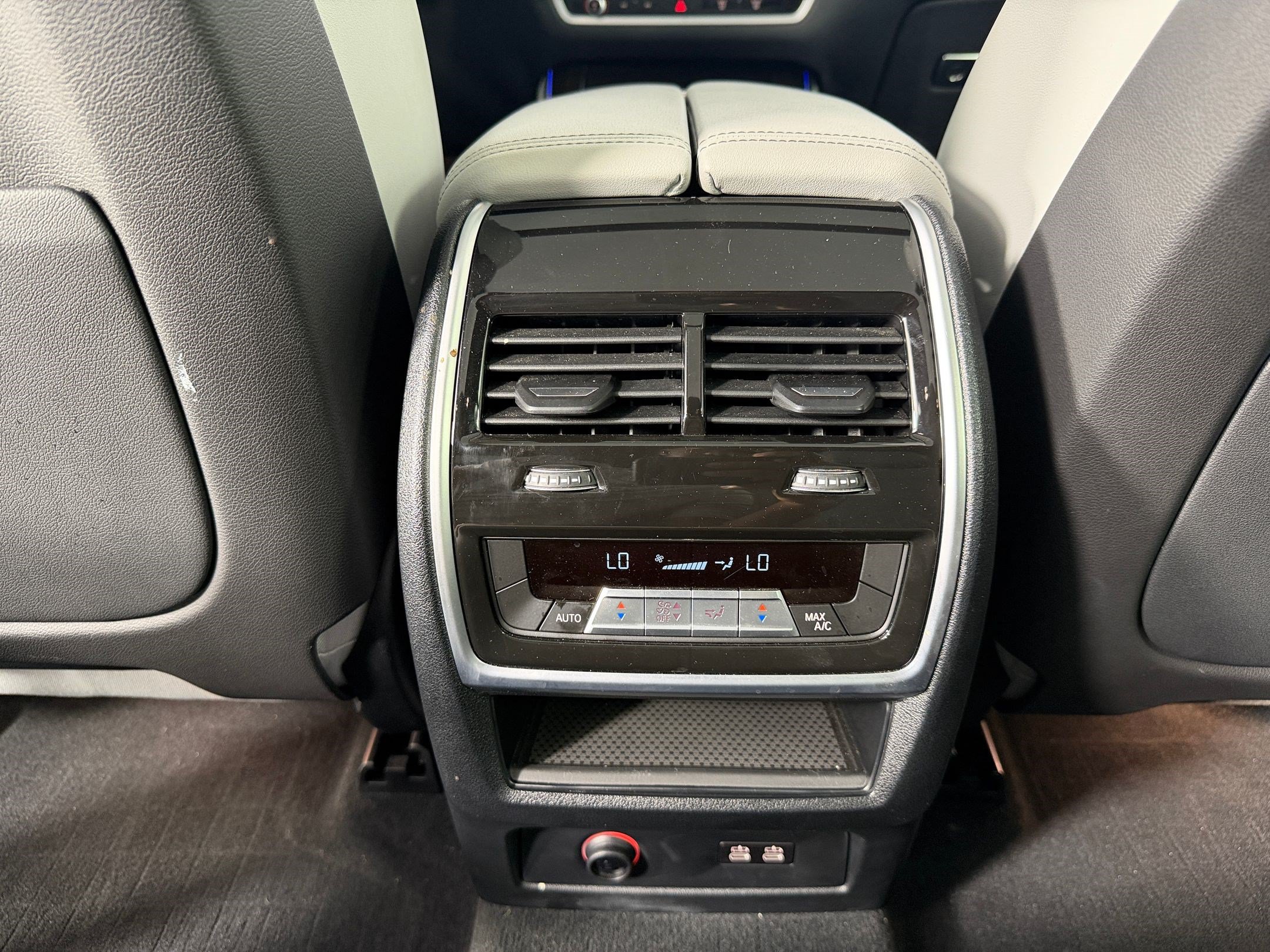 Used 2024 BMW X5 xDrive40i w/ Premium Package AWD/4WD image 30