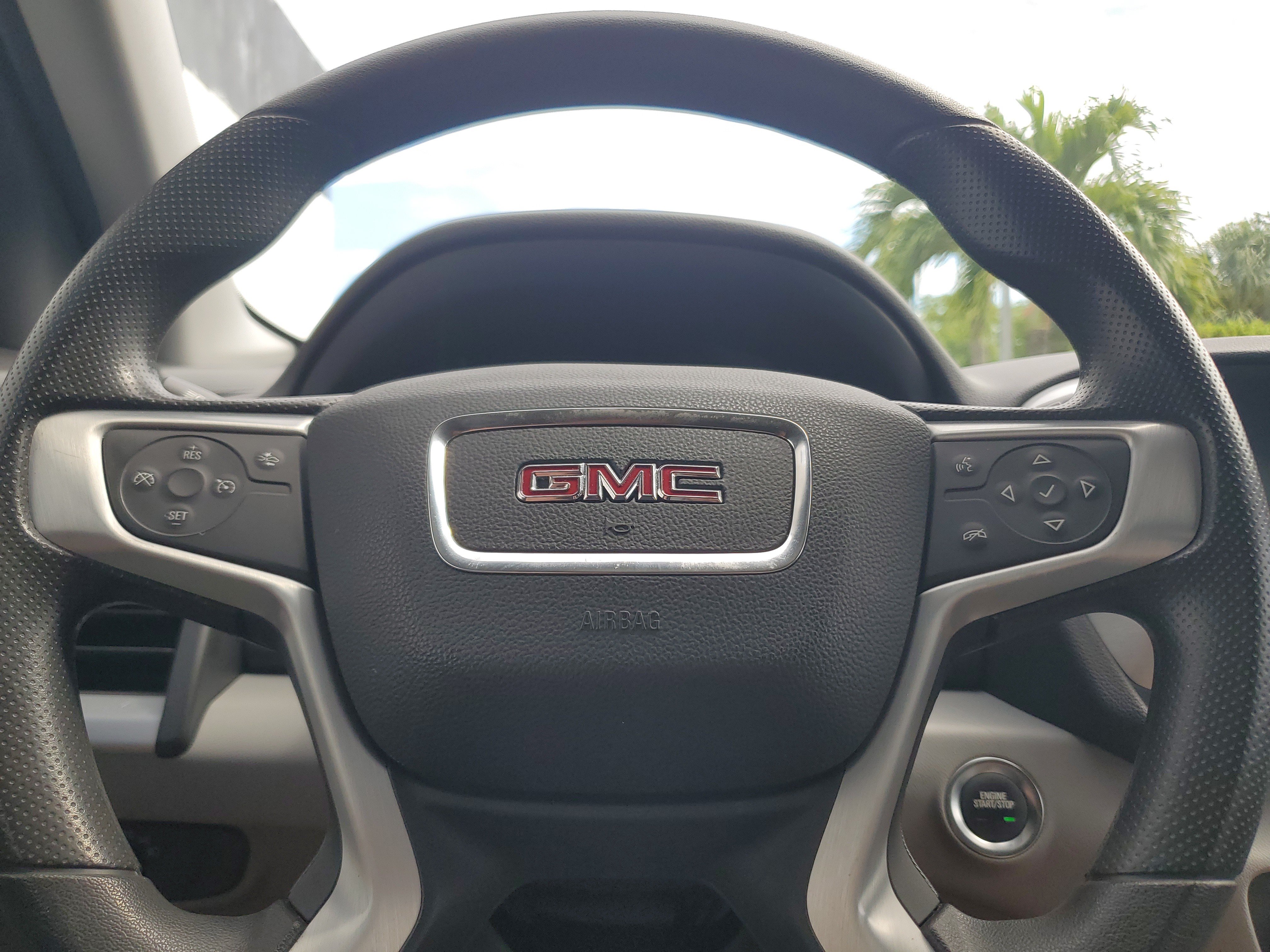 Used 2024 GMC Terrain SLE w/ Driver Convenience Package FWD image 24