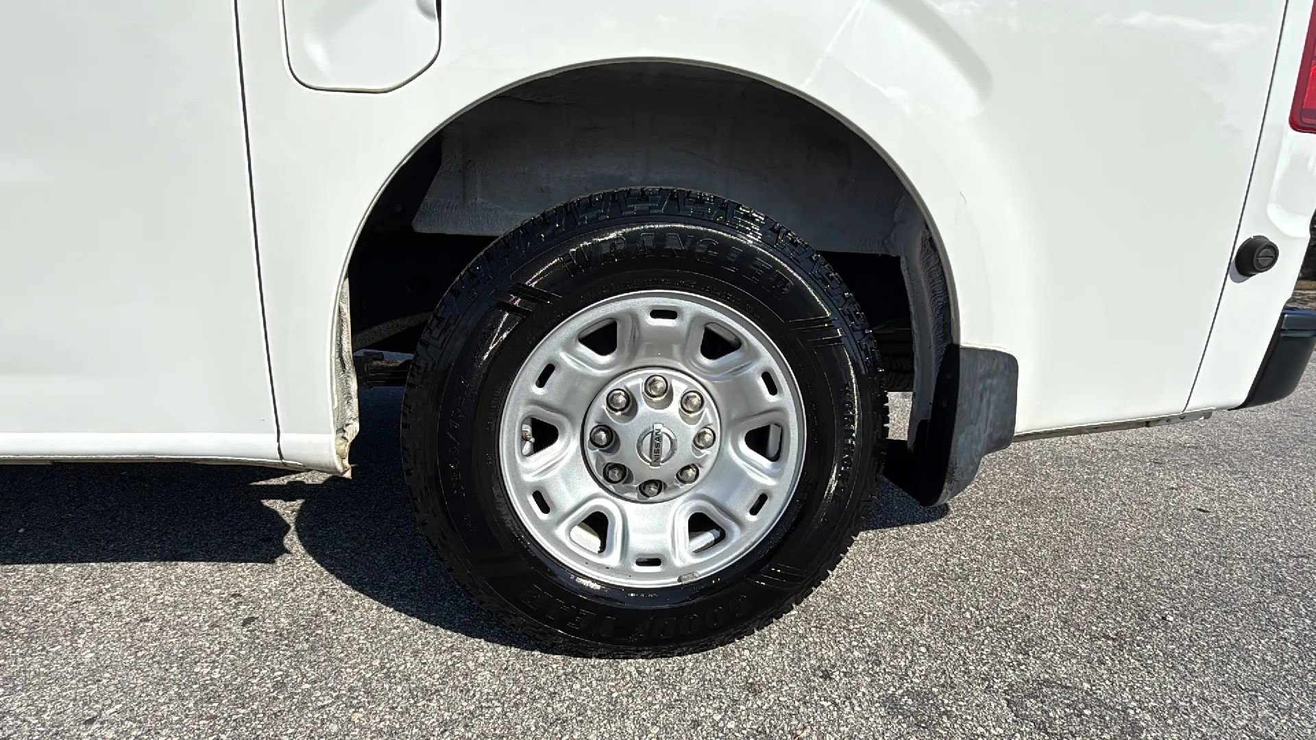 Used 2020 Nissan NV 2500 SV image 20