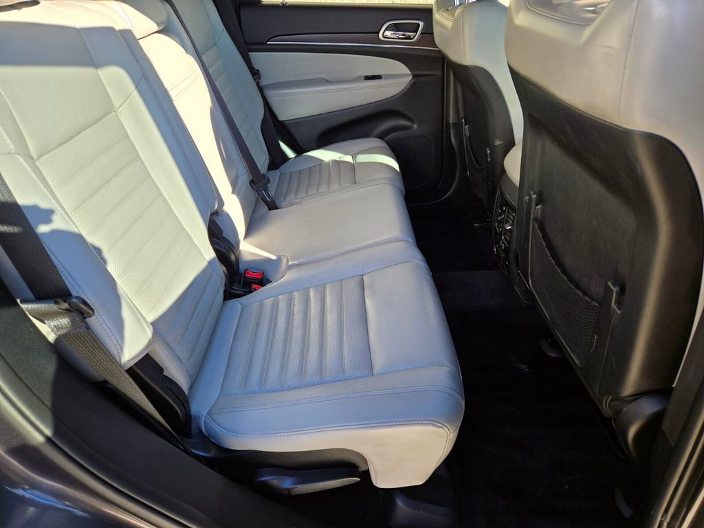 Used 2018 Jeep Grand Cherokee Limited image 18