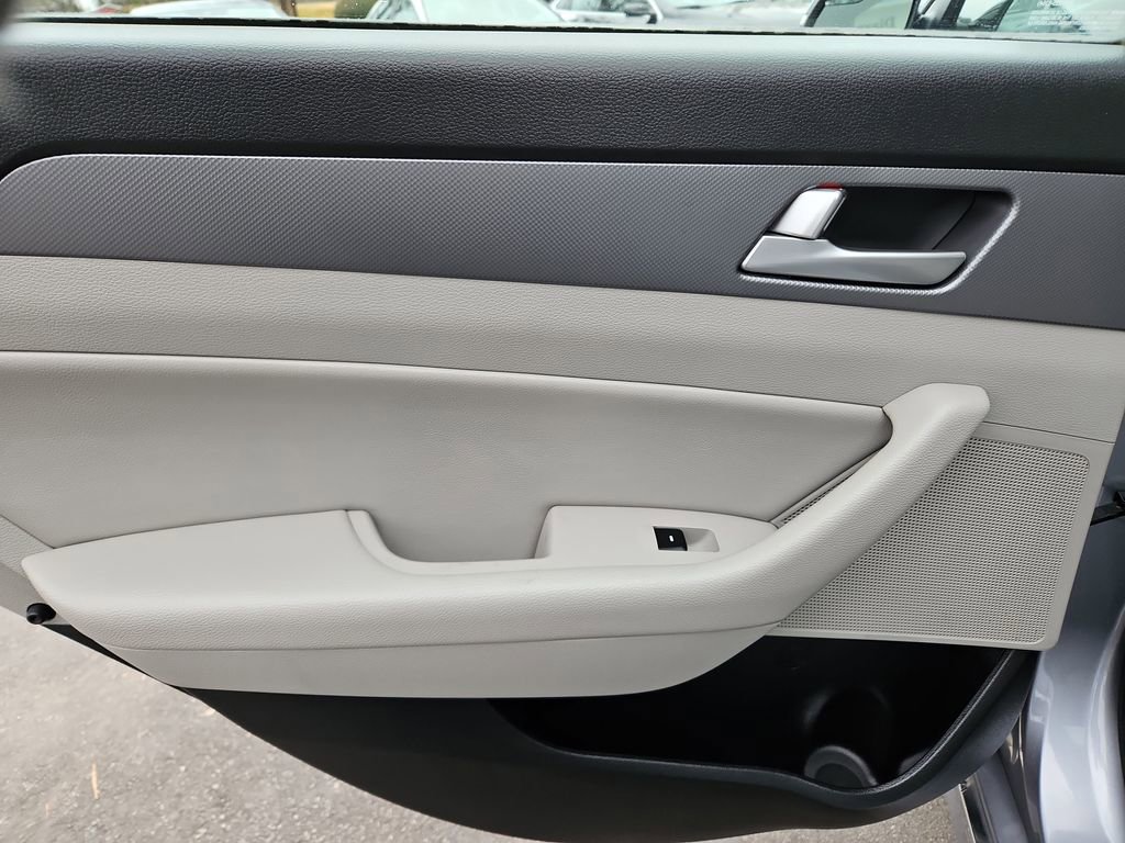 Used 2016 Hyundai Sonata SE image 26