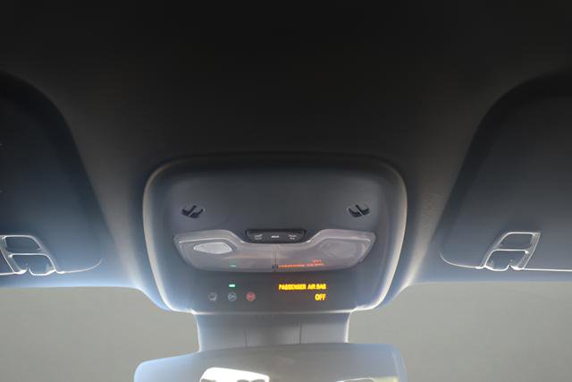 Used 2024 Chevrolet Colorado Z71 w/ Z71 Convenience Package 2 AWD/4WD image 24