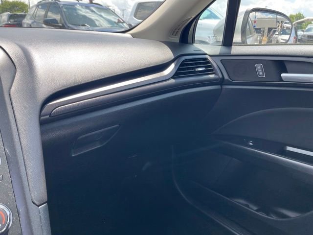 Used 2018 Ford Fusion SE w/ Equipment Group 201A FWD image 23