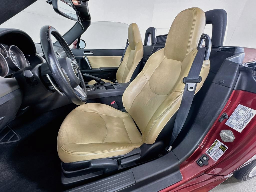 Used 2012 MAZDA MX-5 Miata Grand Touring RWD image 25