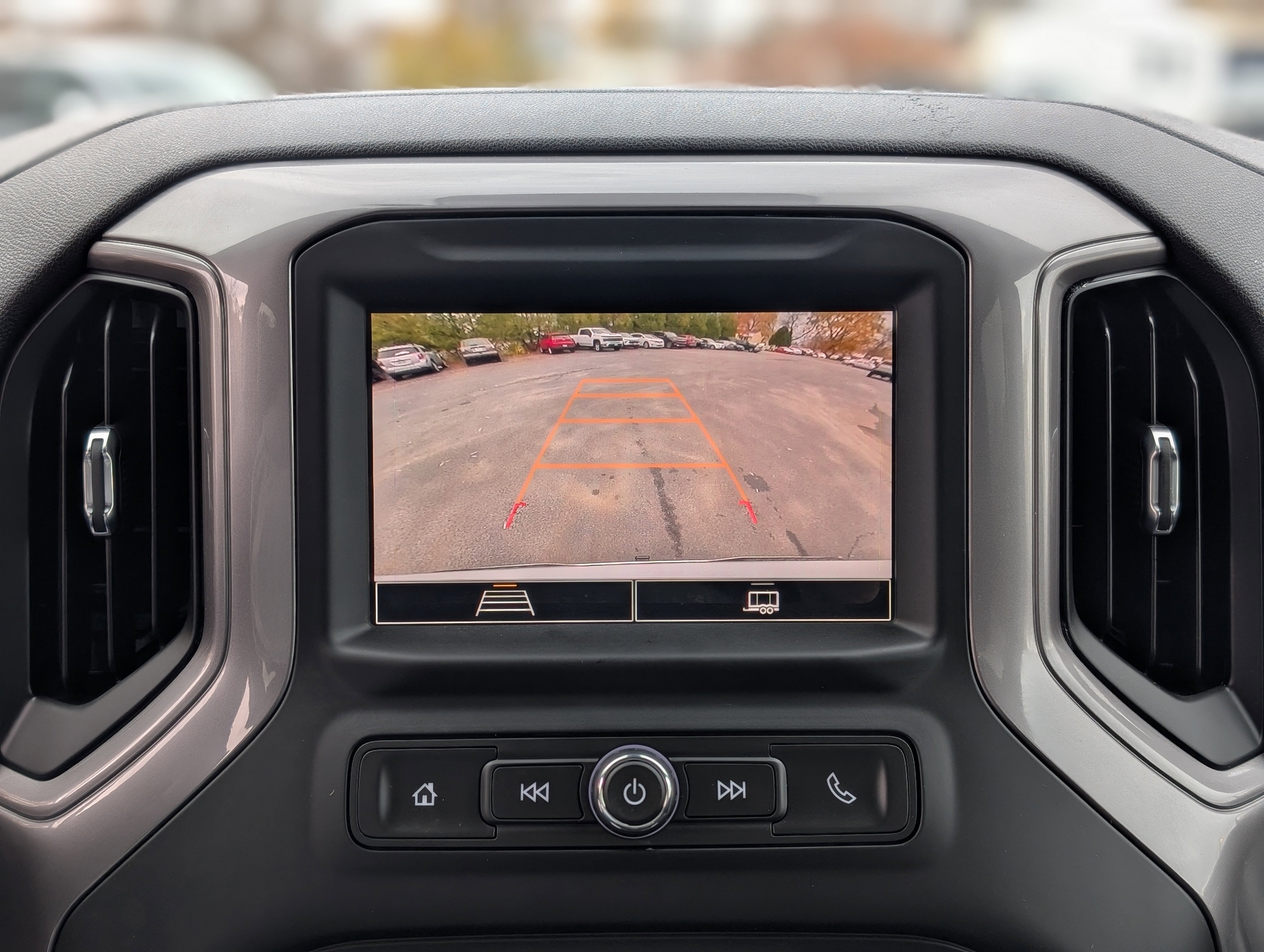 Used 2023 Chevrolet Silverado 1500 Custom image 3