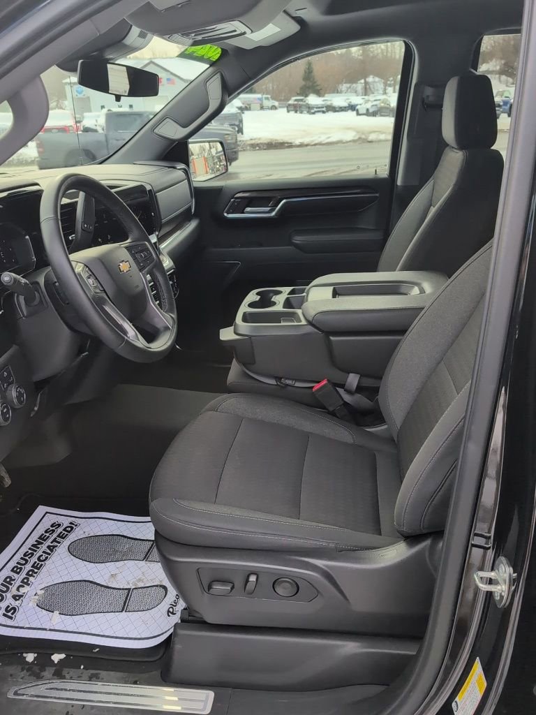 Used 2024 Chevrolet Silverado 1500 LT w/ Z71 Off-Road Package image 10