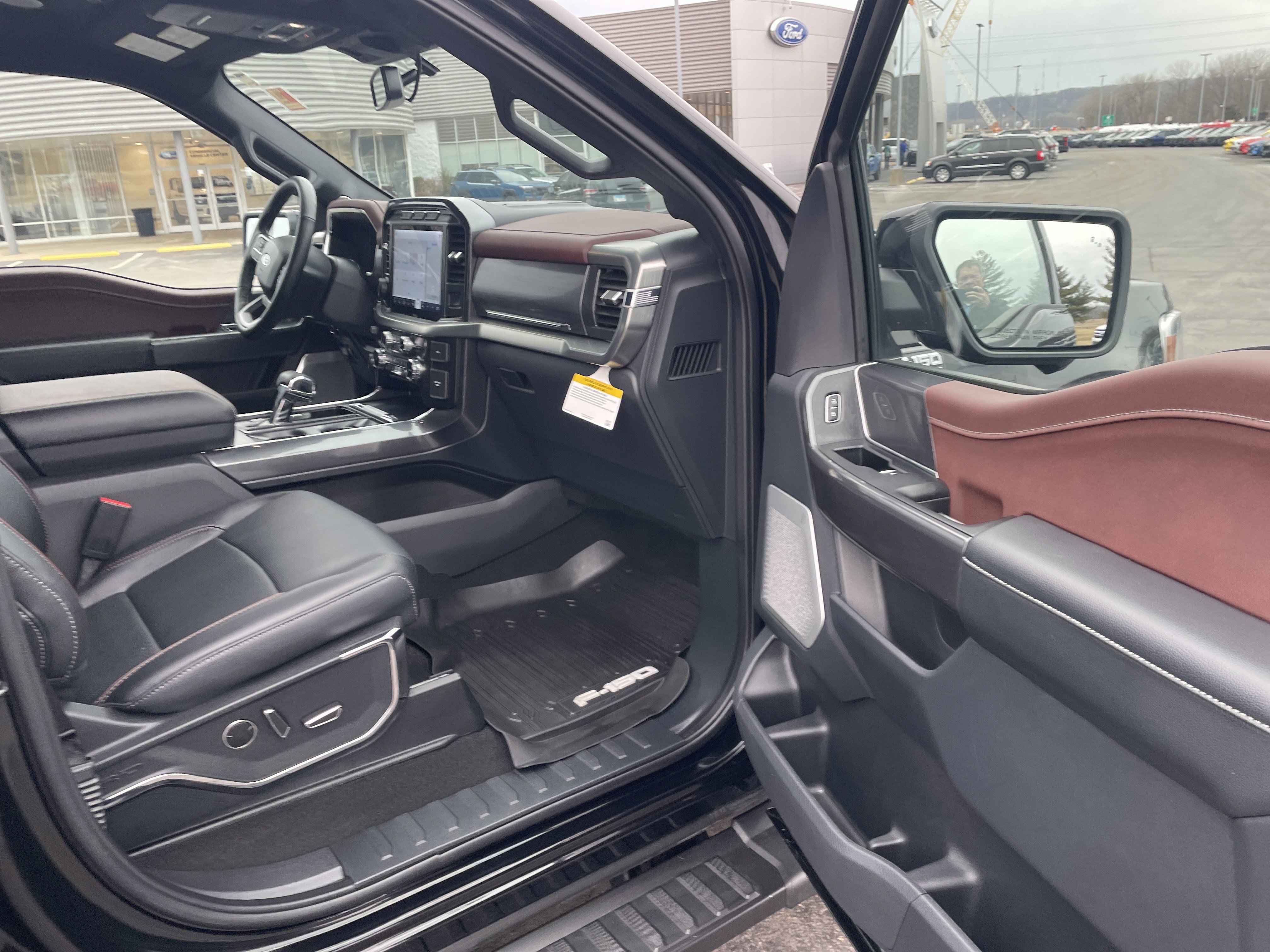 Used 2023 Ford F150 Lariat w/ Equipment Group 502A High image 27