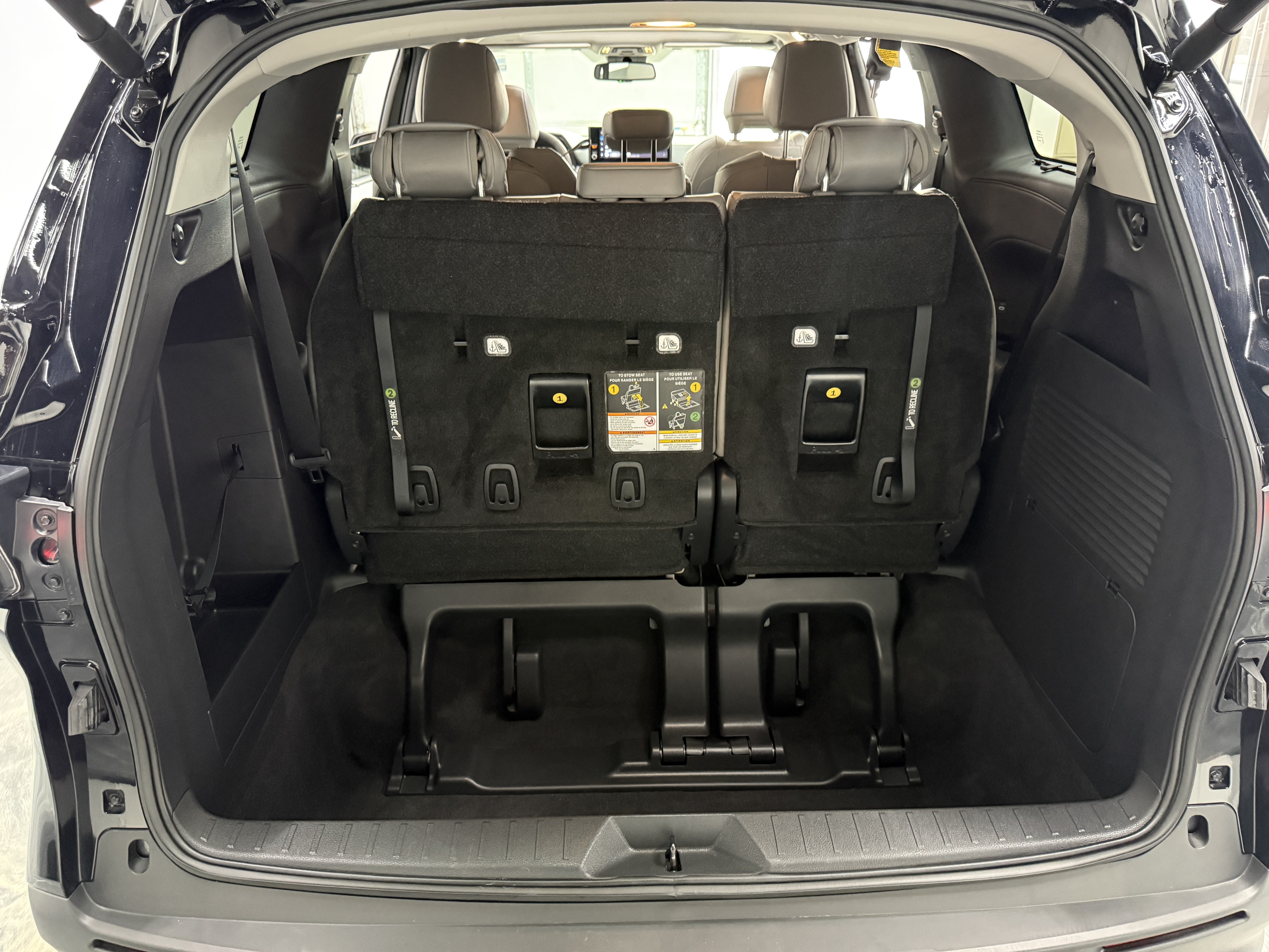 Used 2026 Toyota Sienna XLE FWD image 28
