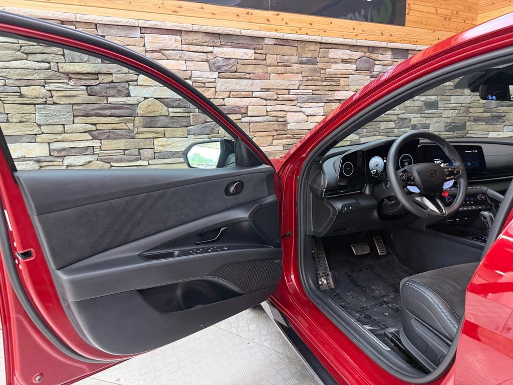 Used 2024 Hyundai Elantra N FWD image 19
