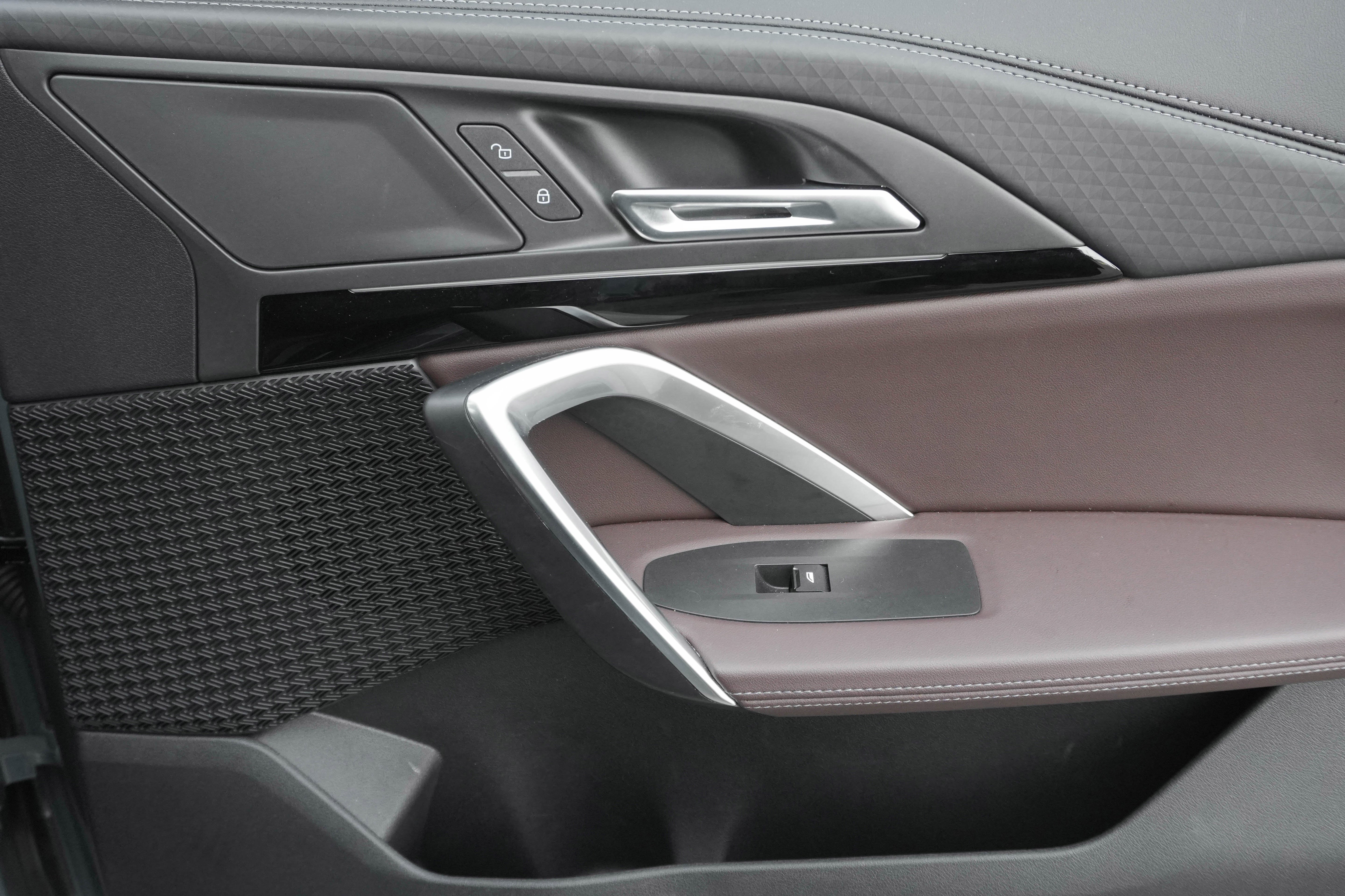 Certified 2025 BMW X2 xDrive28i image 31