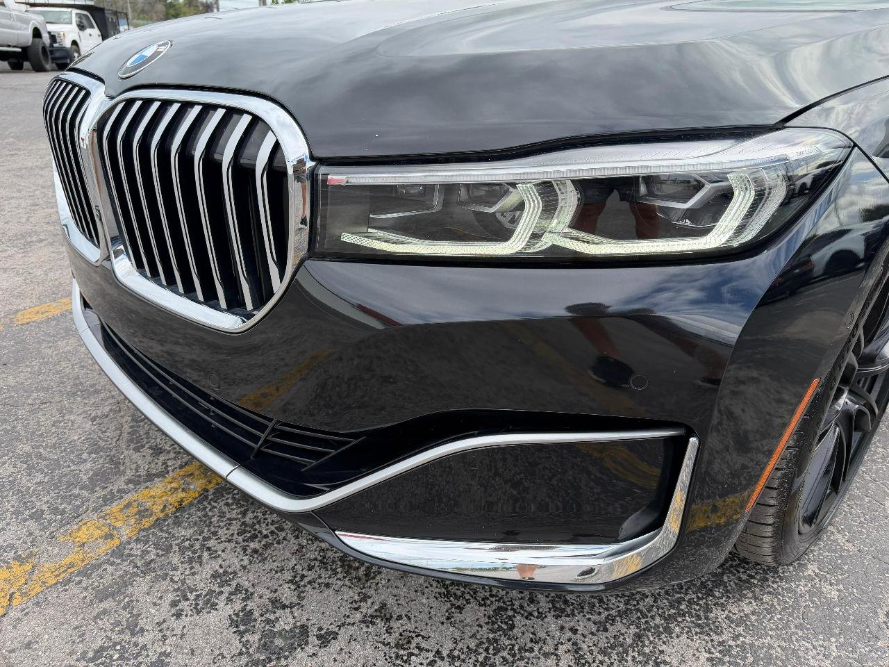 Used 2021 BMW 740i image 9