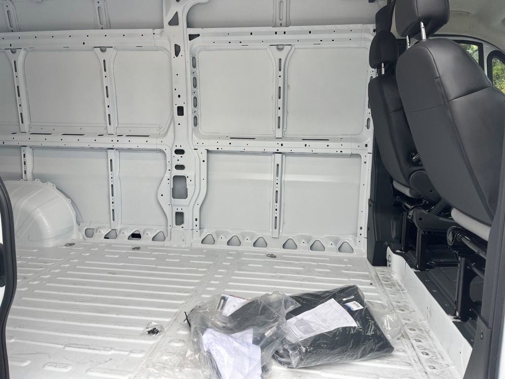 Used 2025 RAM ProMaster 2500 w/ Convenience Group image 18