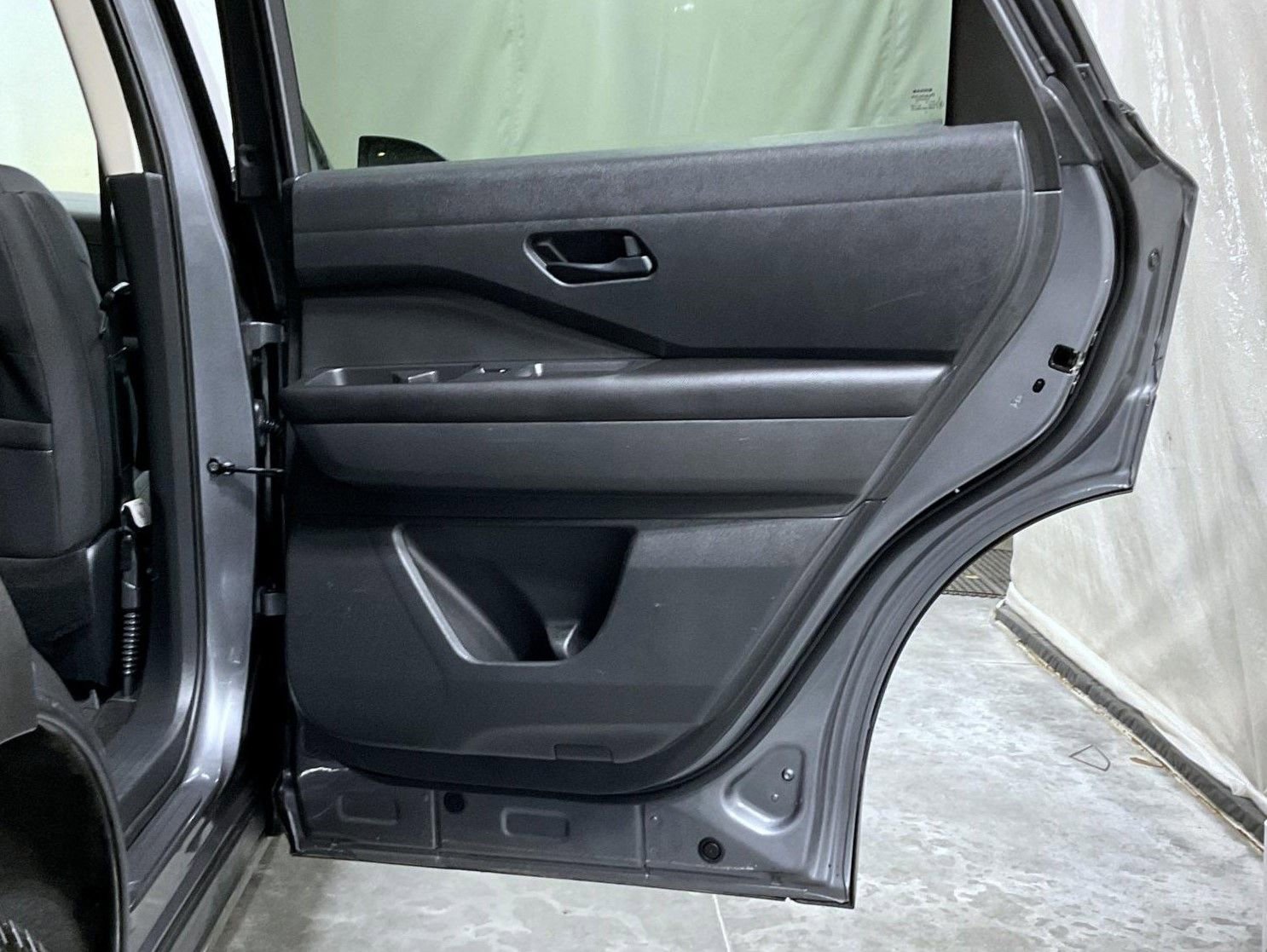 Used 2024 Nissan Pathfinder SV w/ Black Appearance Package AWD/4WD image 18