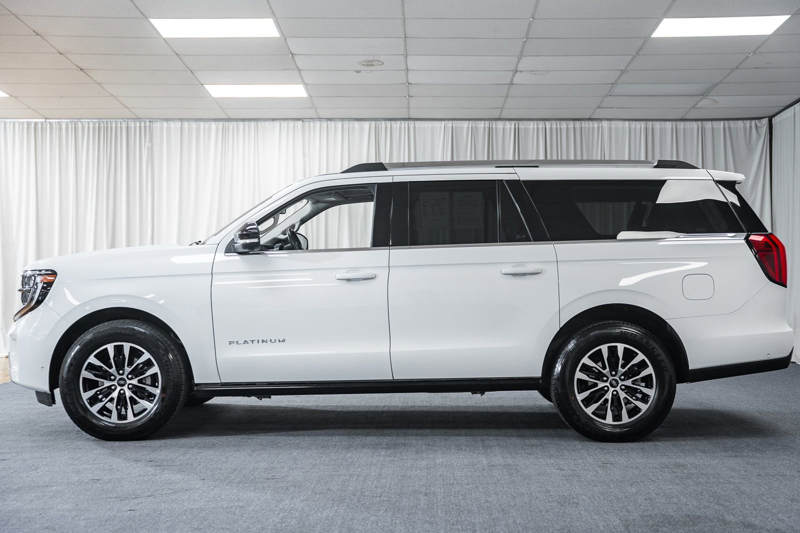 Certified 2025 Ford Expedition Max Platinum image 5