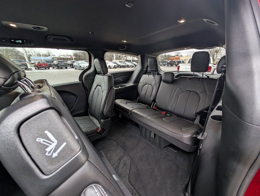 New 2026 Chrysler Pacifica Select w/ S Appearance Package image 16
