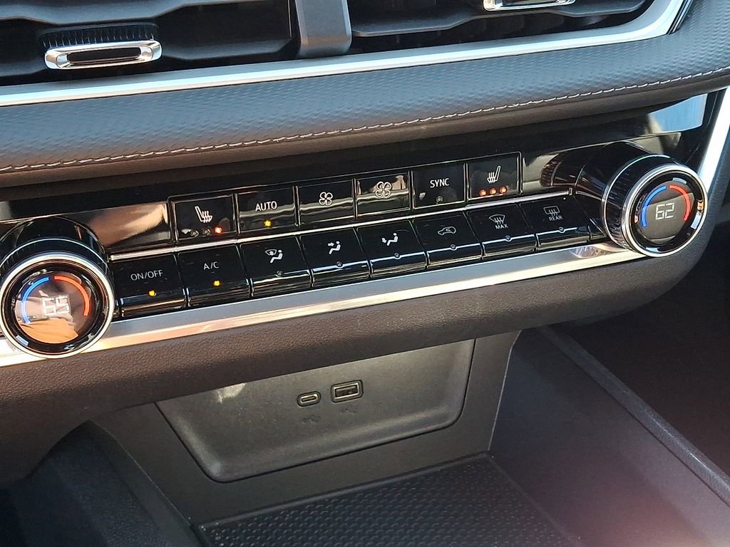 Used 2026 Chevrolet Equinox LT w/ Convenience Package II image 14