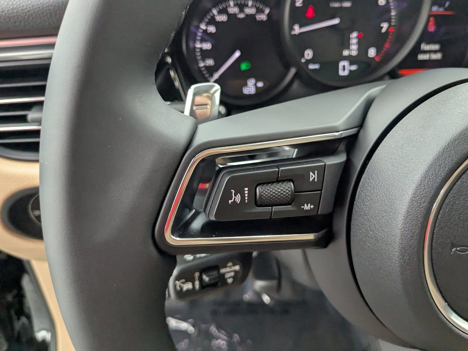 New 2026 Porsche Macan image 11