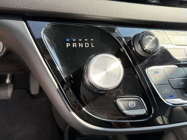 Used 2025 Chrysler Pacifica Select FWD image 21