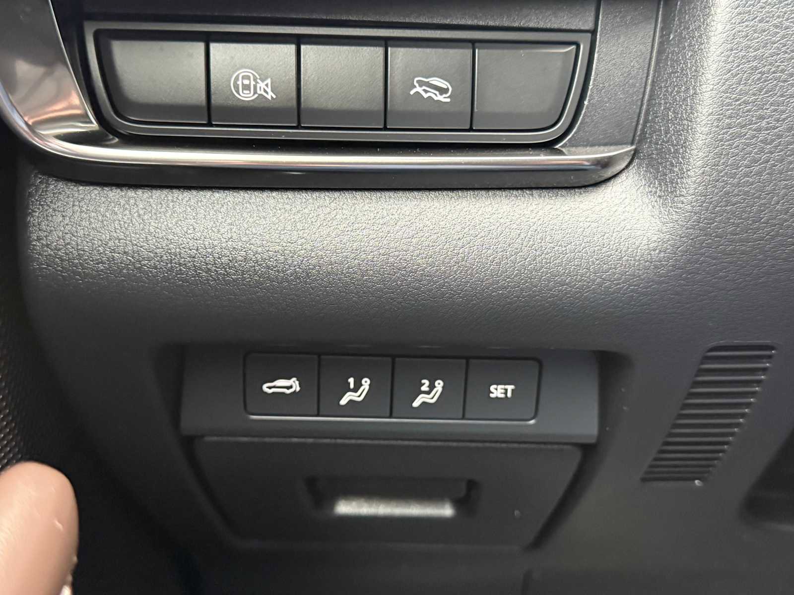 Certified 2025 MAZDA CX-30 AWD 2.5 S w/ Premium Package image 32