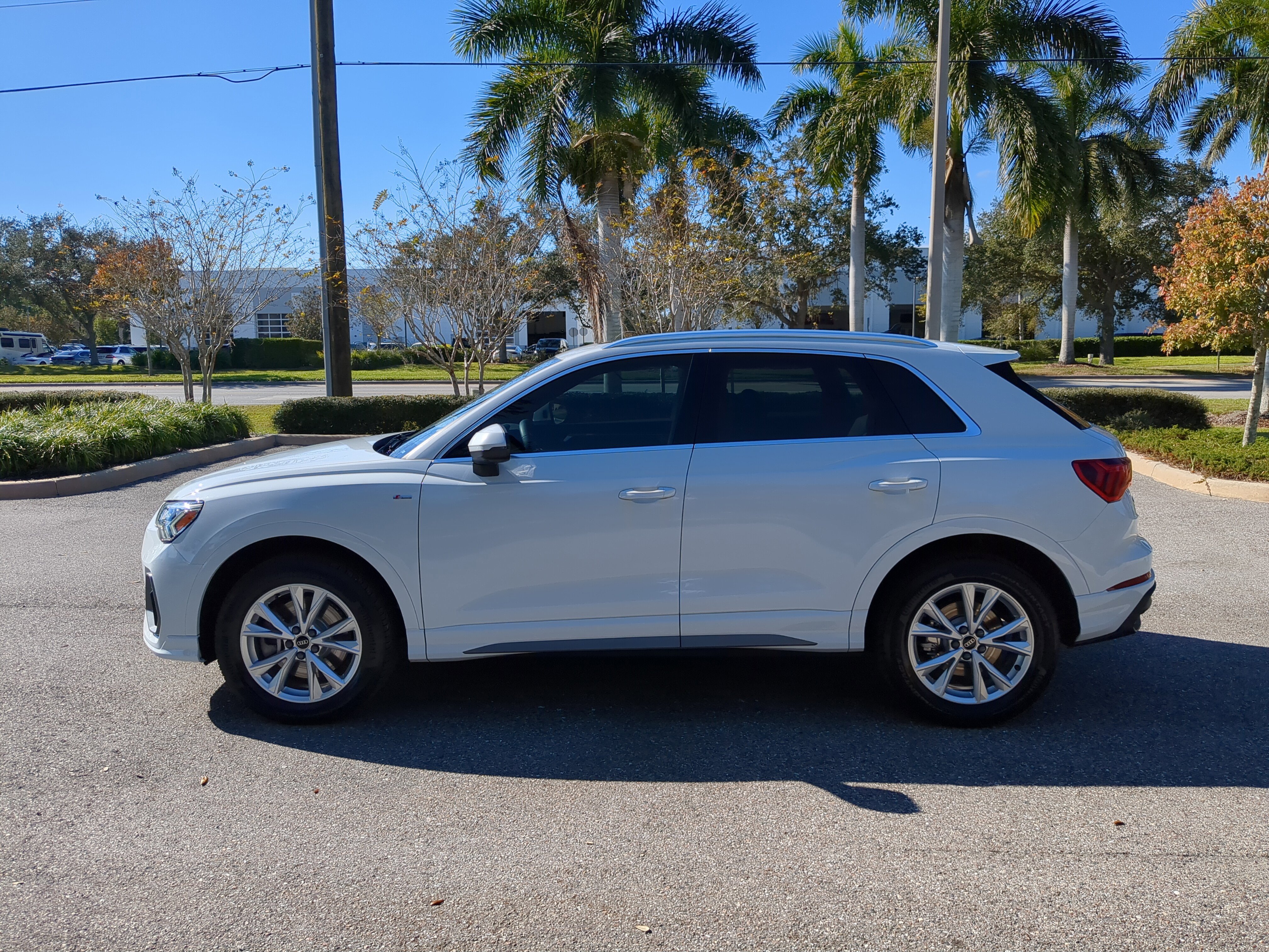 Used 2024 Audi Q3 2.0T Premium Plus image 4