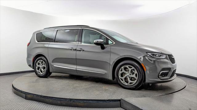Used 2023 Chrysler Pacifica Limited image 11