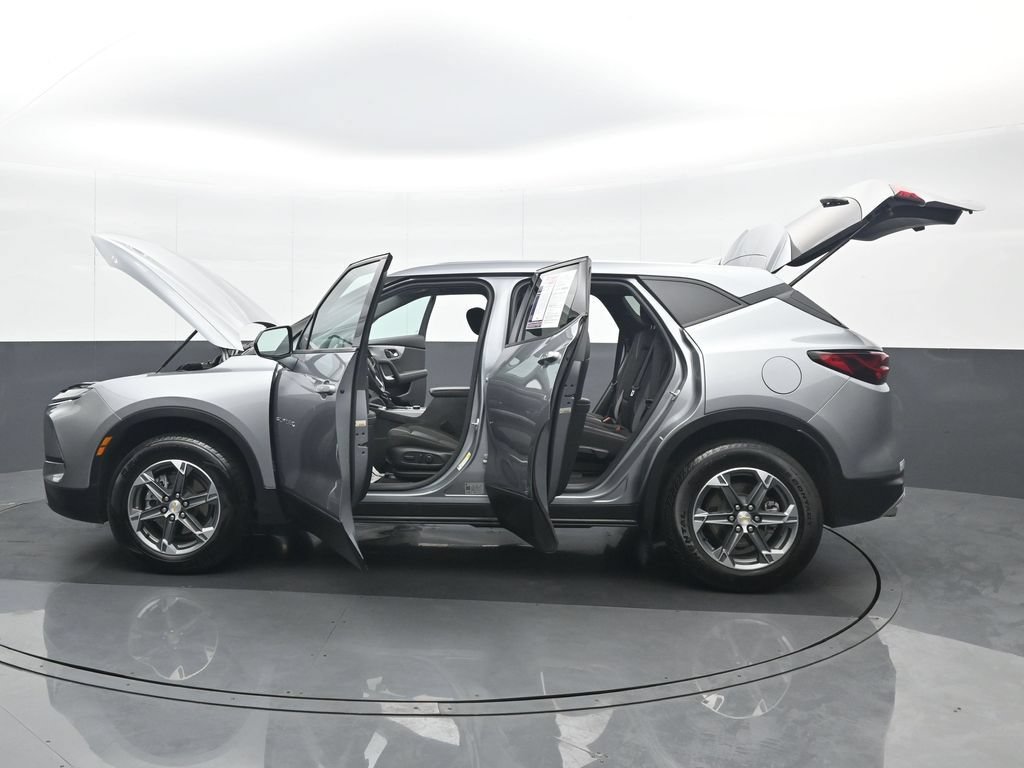 Used 2025 Chevrolet Blazer LT FWD image 37