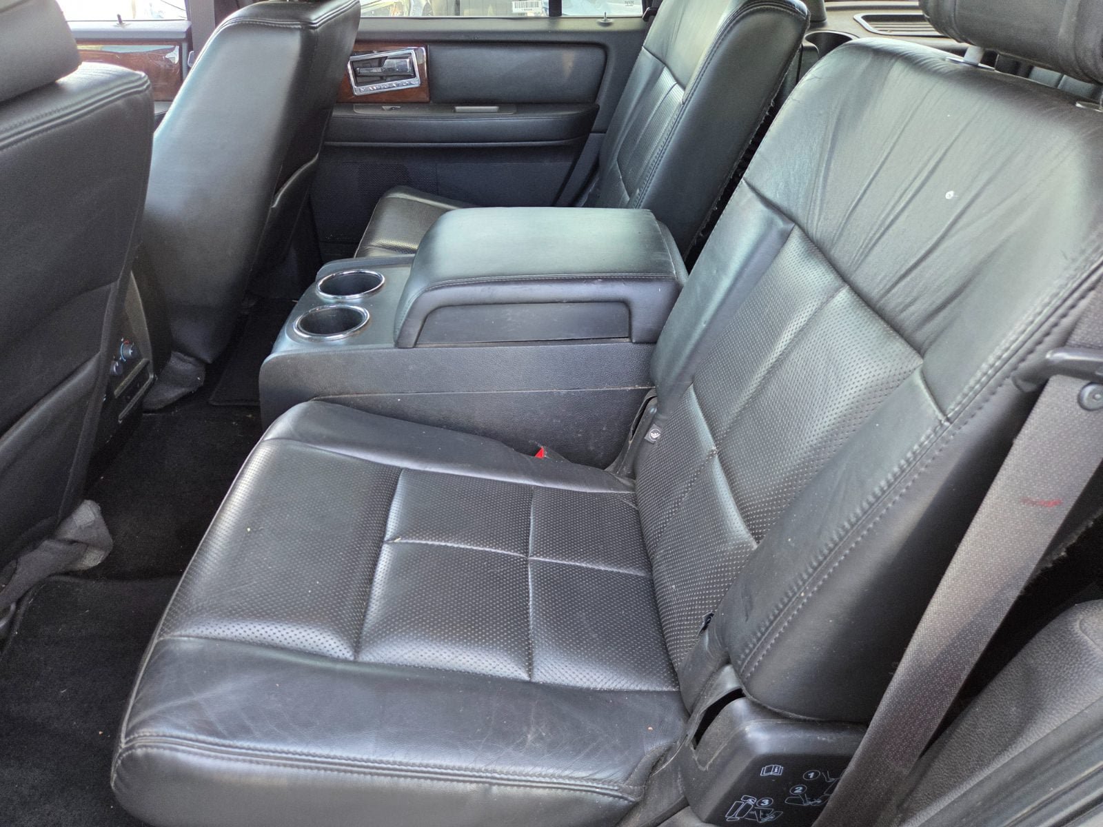 Used 2014 Lincoln Navigator 4WD image 10