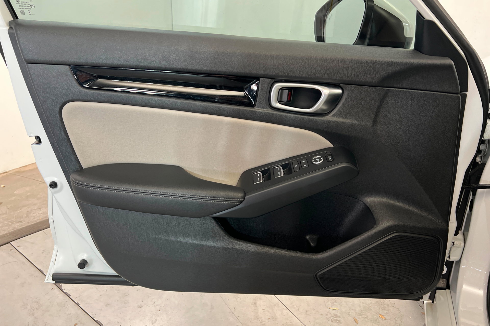 Used 2024 Honda Civic EX-L image 14