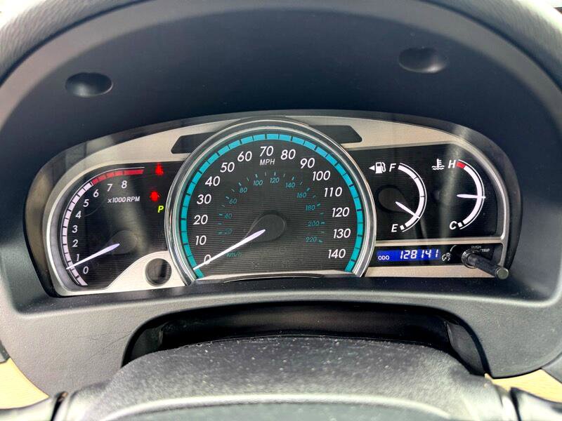 Used 2015 Toyota Venza LE image 16