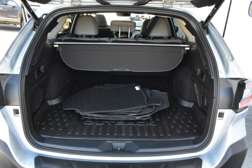 Used 2023 Subaru Outback Limited AWD/4WD image 25