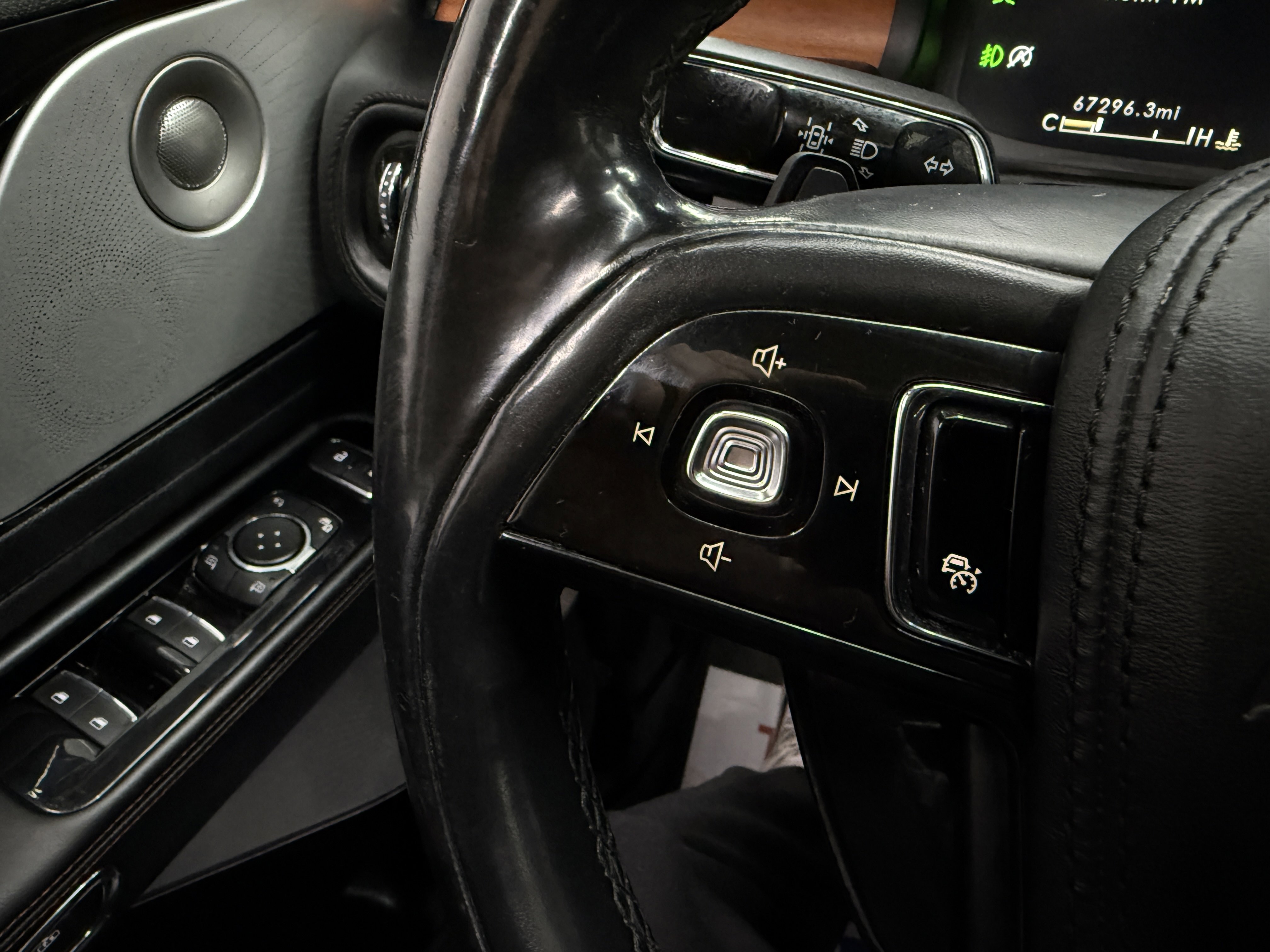 Used 2020 Lincoln Aviator Reserve w/ Equipment Group 201A image 13