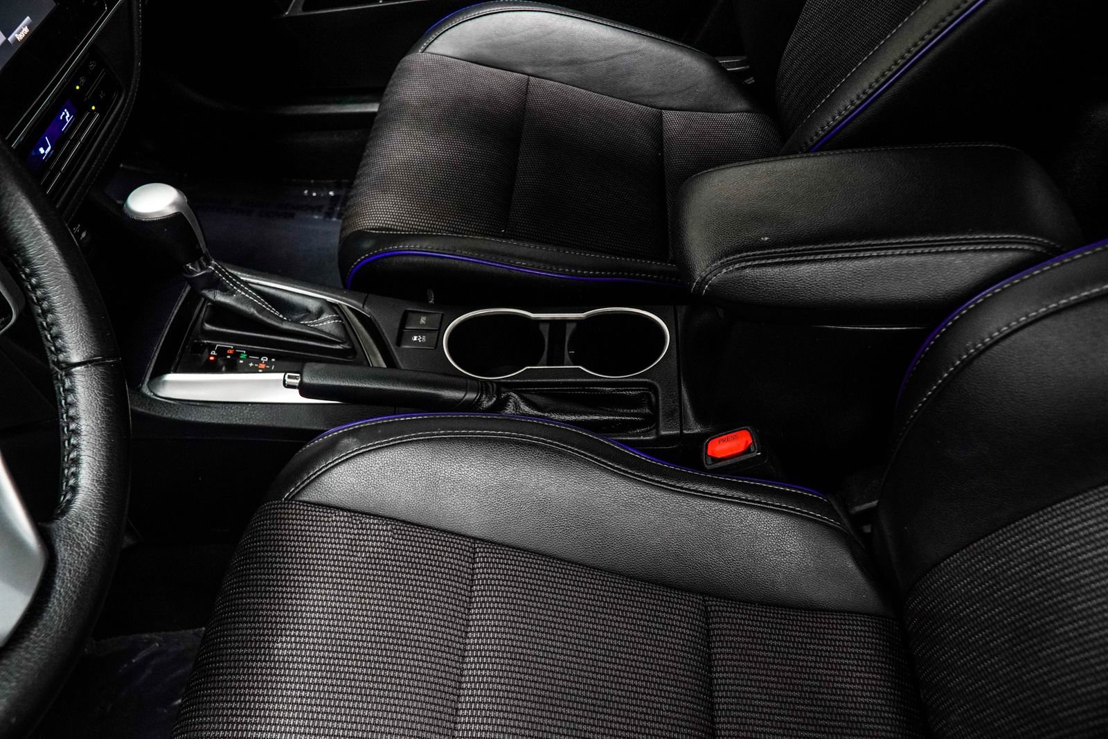 Used 2018 Toyota Corolla SE image 20