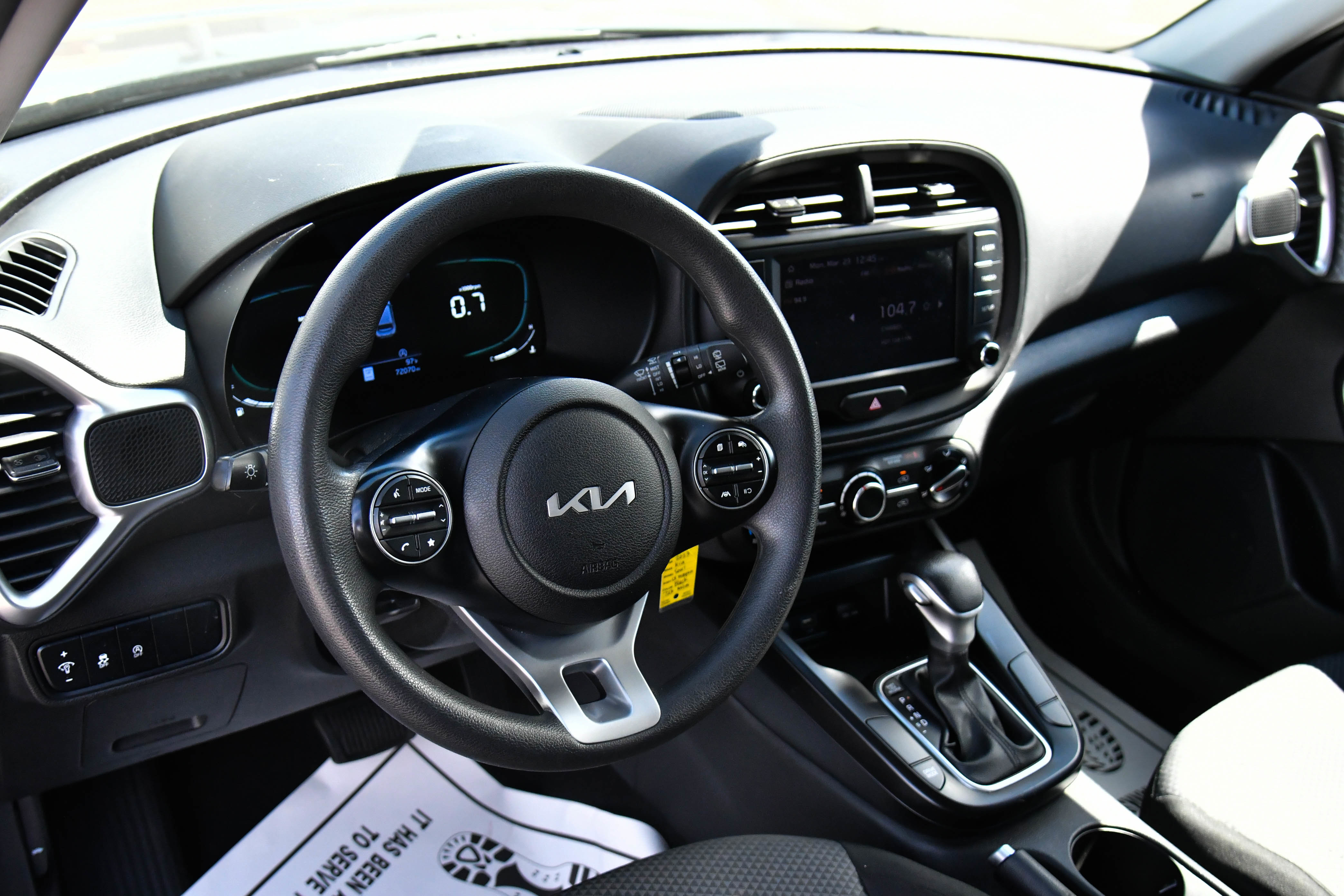 Used 2023 Kia Soul LX image 14