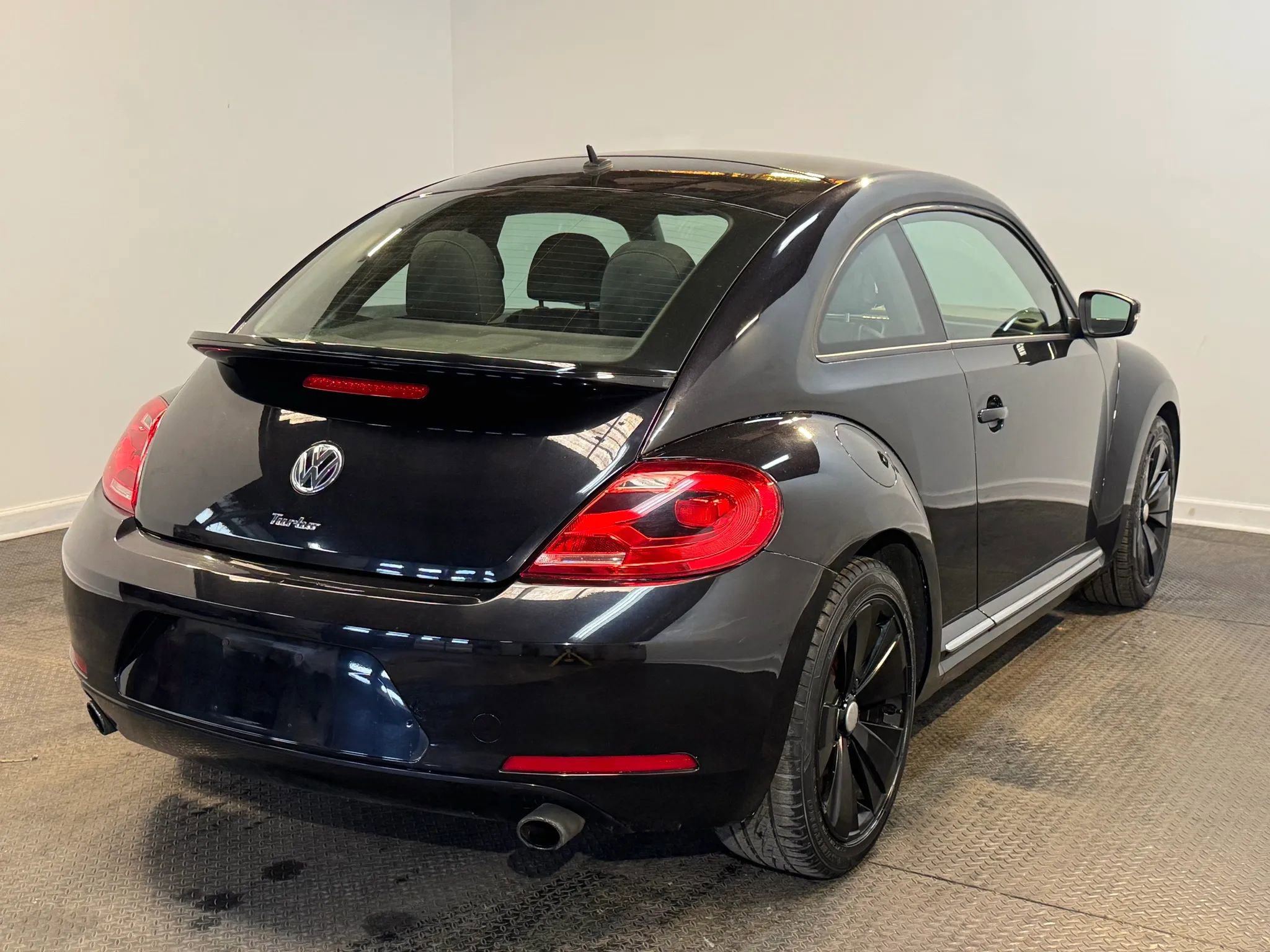 Used 2013 Volkswagen Beetle 2.0T FWD image 4