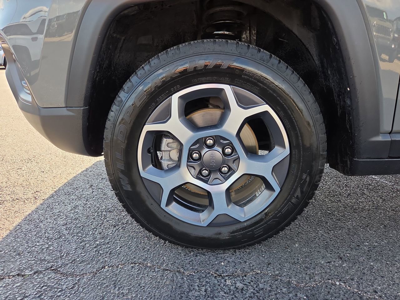 Used 2022 Jeep Compass Trailhawk w/ Trailhawk Convenience Group AWD/4WD image 9