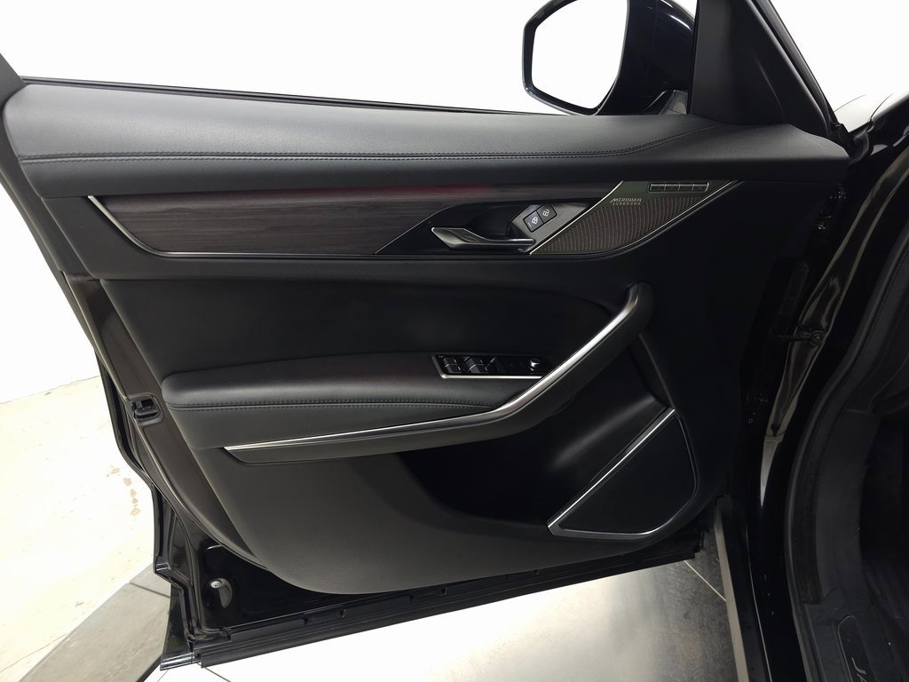 Used 2022 Jaguar F-PACE S image 15