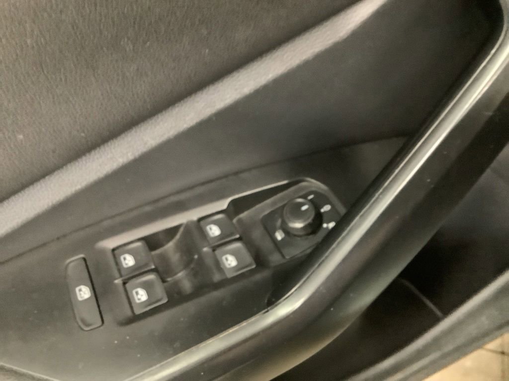 Used 2019 Volkswagen Jetta SE FWD image 12