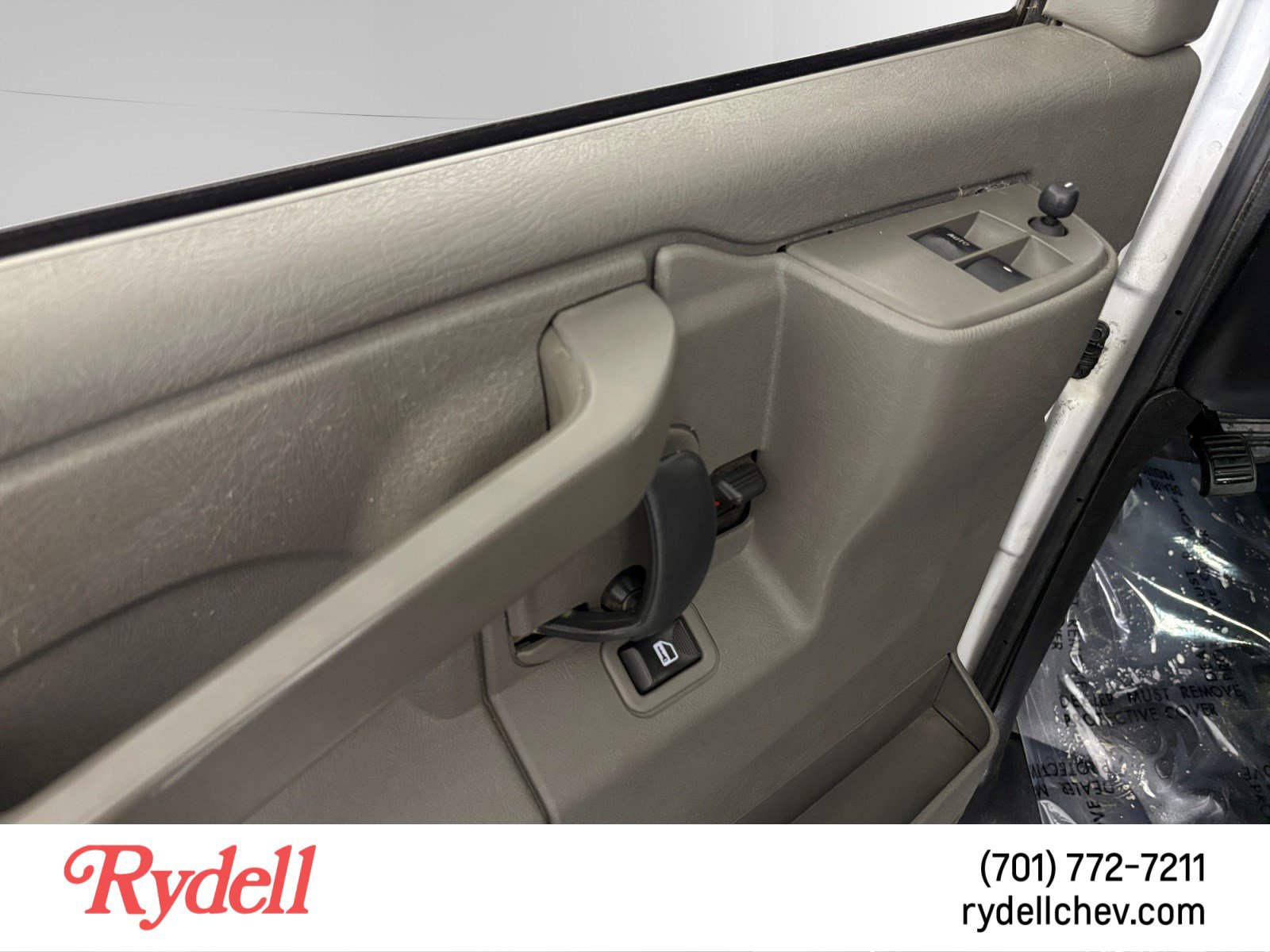 Used 2019 Chevrolet Express 3500 Extended w/ Driver Convenience Package RWD image 11